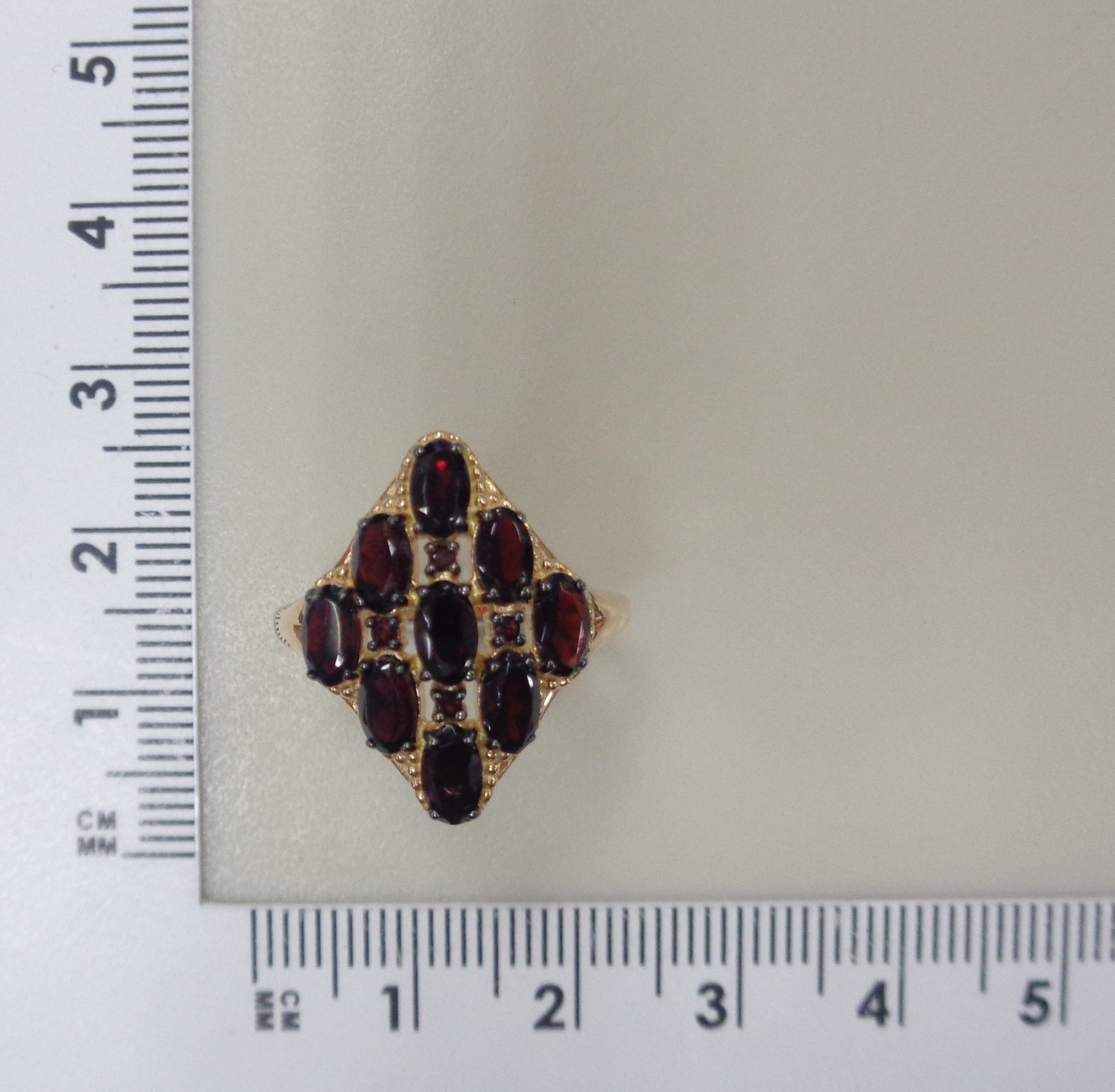 Серебряное кольцо с чешскими гранатами